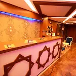 Efra Aparthotel 2*