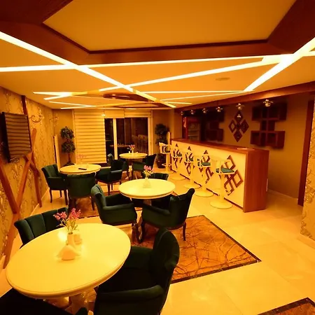 Efra Aparthotel 2*